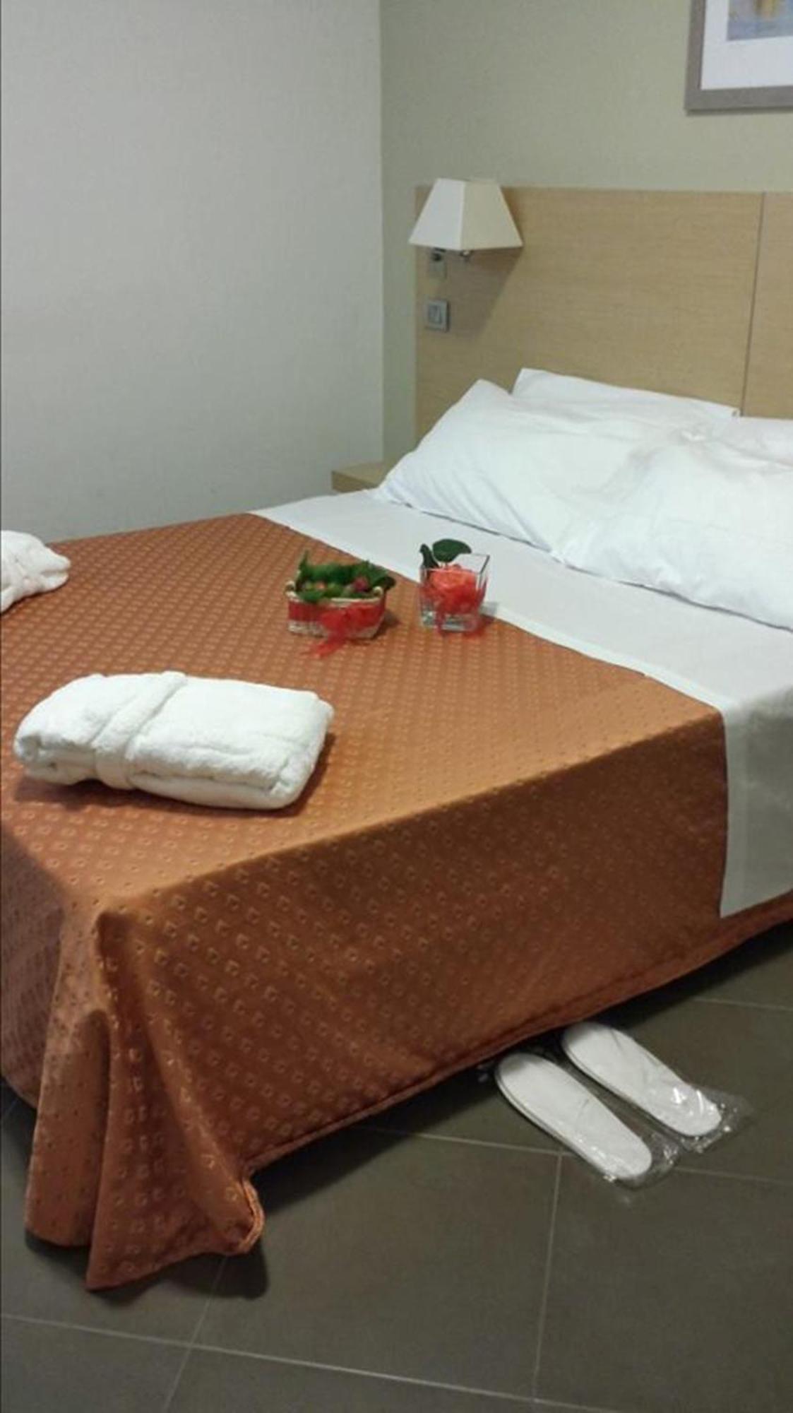 Hotel Main Street Серасоло Номер фото