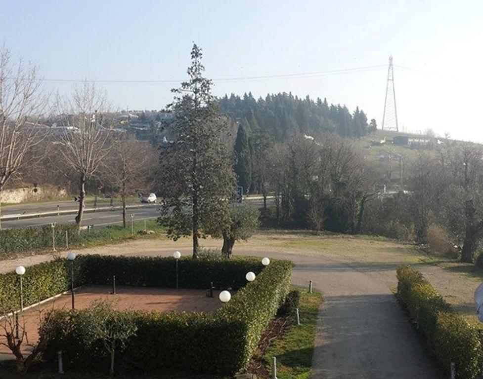 Hotel Main Street Серасоло Экстерьер фото